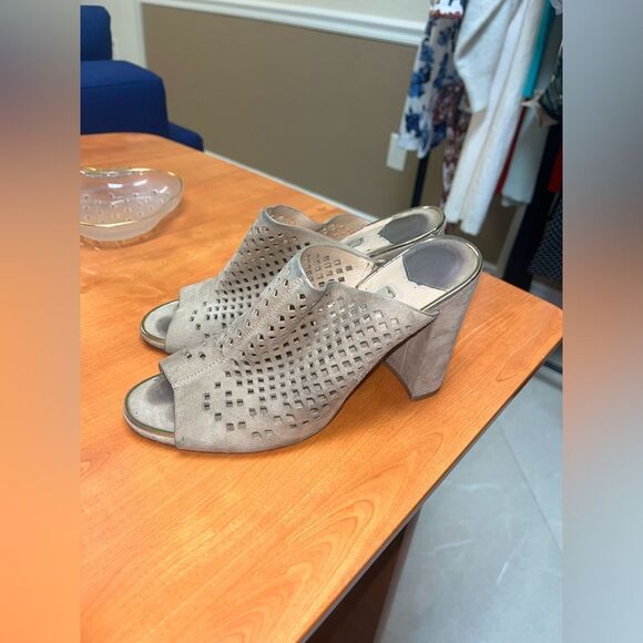 Diane von Furstenberg‎ Taviano Laser Cut Mule Sandals Size 6.5 Color Taupe - Picture 5 of 6